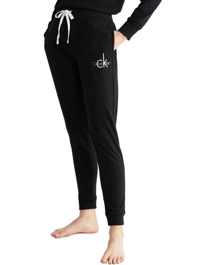 Logo Lounge Refresh Jogger in Black Calvin Klein Logo Lounge Refresh Jogger In Black -Calvin Klein Sales