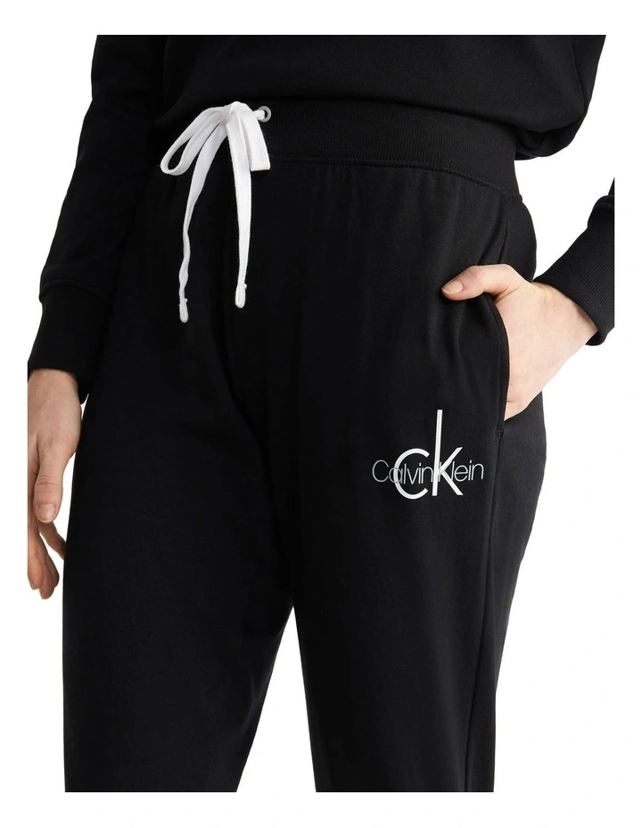 Logo Lounge Refresh Jogger in Black Calvin Klein Logo Lounge Refresh Jogger In Black -Calvin Klein Sales