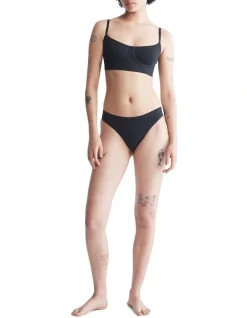 Calvin Klein Bonded Flex Thong Brief In Black -Calvin Klein Sales 929464300 929612530 3 720x928