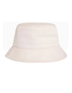 Calvin Klein Dynamic Bucket Hat In Pale Pink