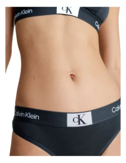 Calvin Klein 1996 Cotton Modern Thong In Black 2 Calvin Klein 1996 Cotton Modern Thong In Black -Calvin Klein Sales 968677570 3 720x928