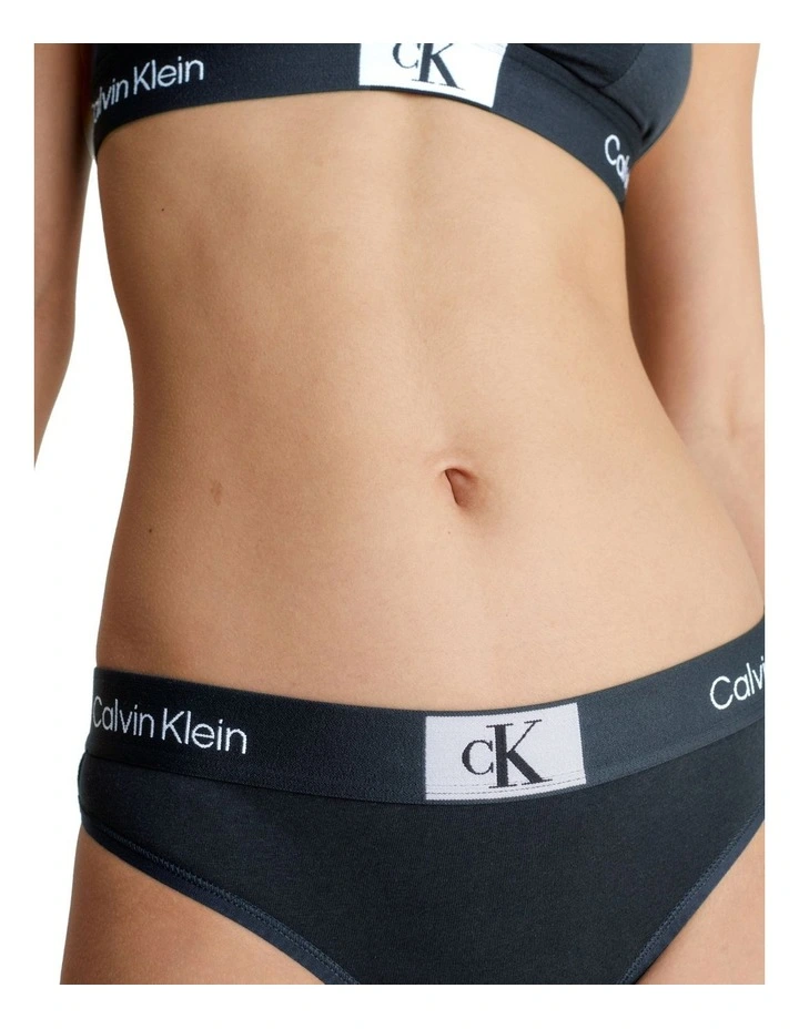 1996 Cotton Modern Thong in Black Calvin Klein 1996 Cotton Modern Thong In Black -Calvin Klein Sales